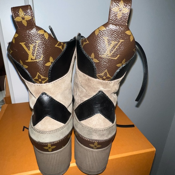Louis Vuitton Desert Boots Size 38.5 - Picture 4 of 4